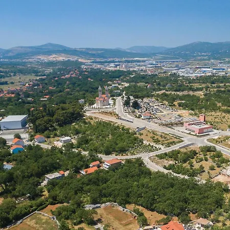 בית נופש Cozy In Dugopolje *