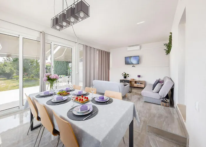 Cozy In Holiday home